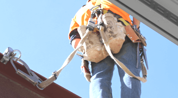 防墜器保護工人安全攀爬高壓線路鐵塔