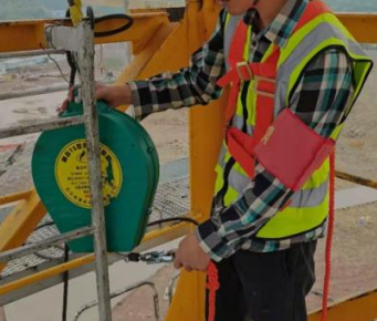 速差防墜器怎么保障塔吊司機的安全