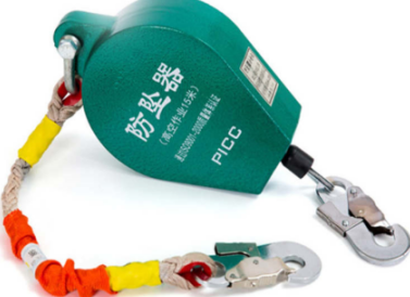 高空防墜器上的合金鋼卸扣也是重點(diǎn)檢查對象